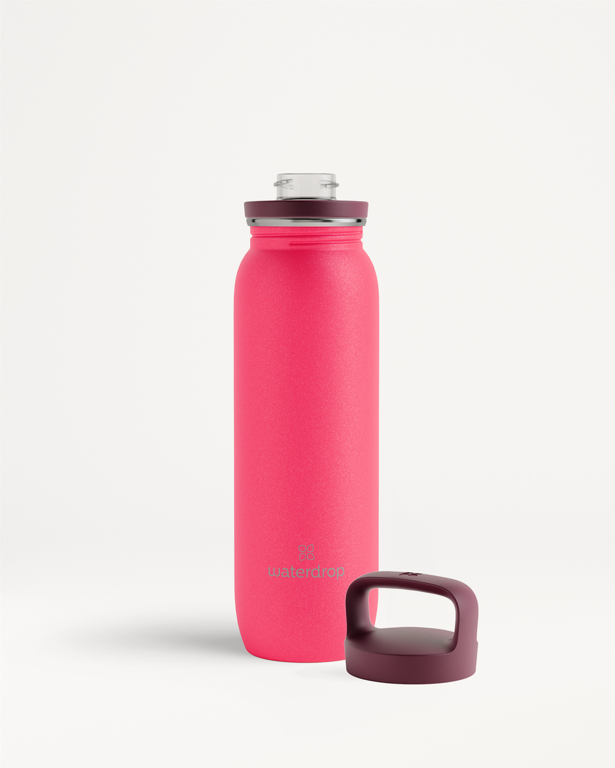 Een close-up van de All-Purpose Ultralight Bottle met Spout Lid, ontworpen voor gemak en draagbaarheid tijdens trektochten. Deze fles is extreem licht en veelzijdig, ideaal voor onderweg.