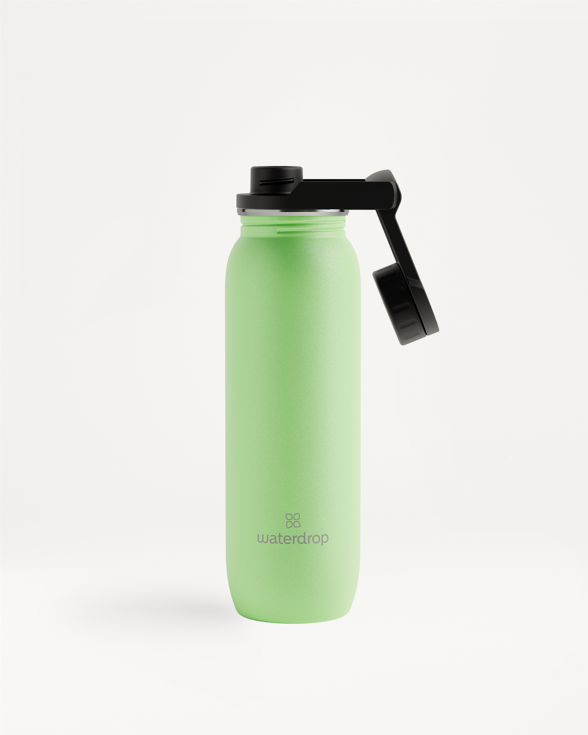All-Purpose Ultralight · Swing Lid waterfles, ontworpen voor dagelijks gebruik en uitstapjes, met een praktisch geïntegreerd deksel, gezien in een close-up als een groene cilinder met een zwarte dop.