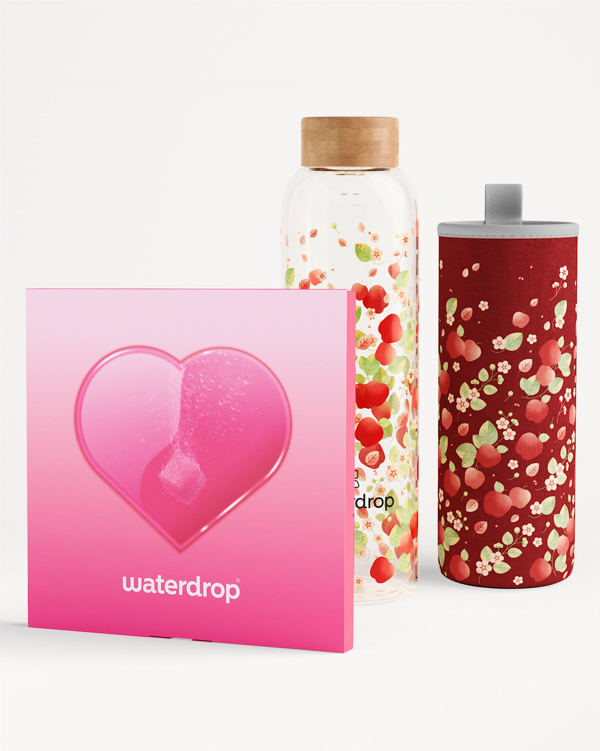 Hydratatieset met hartjes en glazen fles