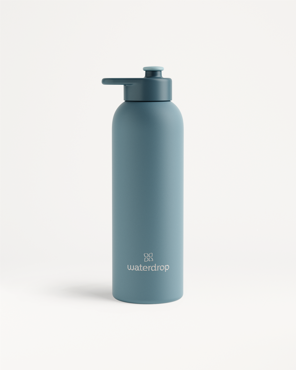 RVS Drinkfles · Sportdop van waterdrop®, matte afwerking, met pop-up tuit en grip tab. Dubbelwandig roestvrij staal houdt dranken 24 uur koel of 12 uur warm. Capaciteit: 600 ml.