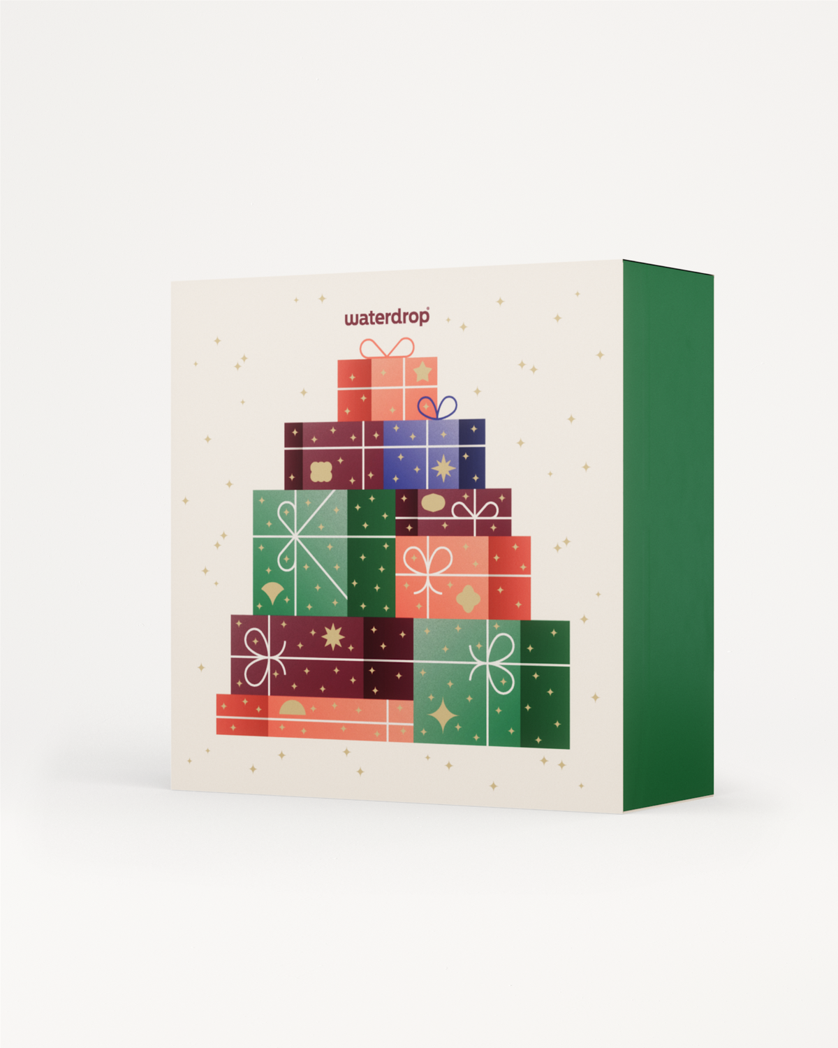 Grote adventskalender van waterdrop®, versierd met een piramide van geschenkdoosillustraties, biedt feestelijke drinkitems en cadeaus, prachtig verpakt in een herbruikbare doos.
