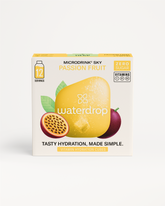 Kies je 12-Pack: De verpakking van waterdrop® Microdrink® Sky toont 12 suikervrije hydratatieblokjes met passievruchtsmaak, verrijkt met vitamine C, B1 en B3. Slogan: Tasty hydration, made simple.