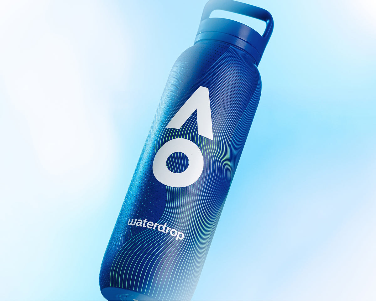 Blauw herbruikbaar waterfles met draaidop.