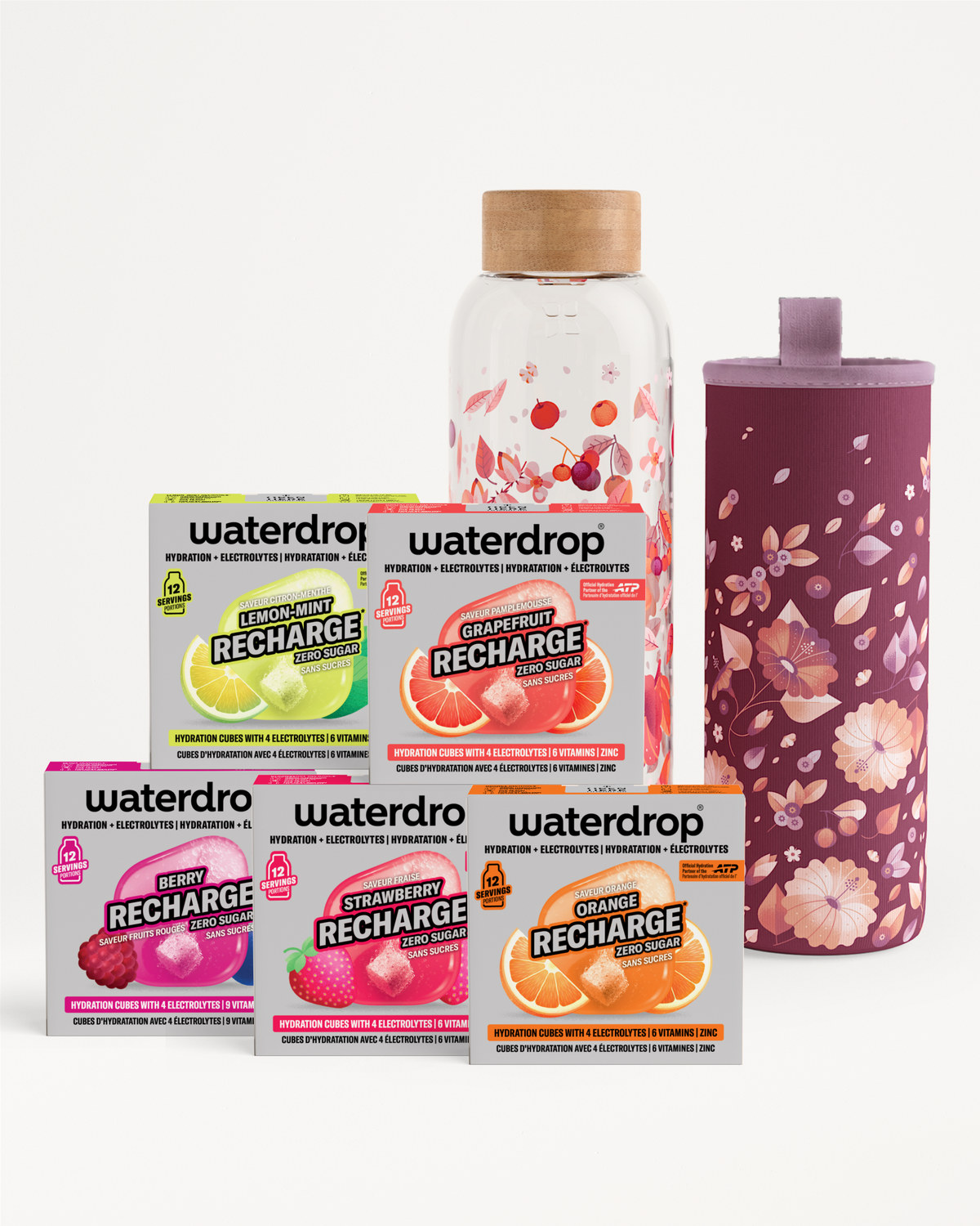 Assortiment smaakvolle navullingen met een heldere fles en een paarse bloemige beker.