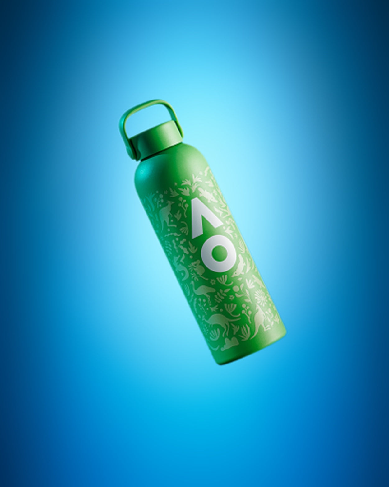 Groene herbruikbare waterfles met wit patroon op blauw verloop.