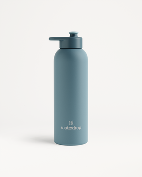 RVS Drinkfles · Sportdop van waterdrop®, matte afwerking, met pop-up tuit en grip tab. Dubbelwandig roestvrij staal houdt dranken 24 uur koel of 12 uur warm. Capaciteit: 600 ml.